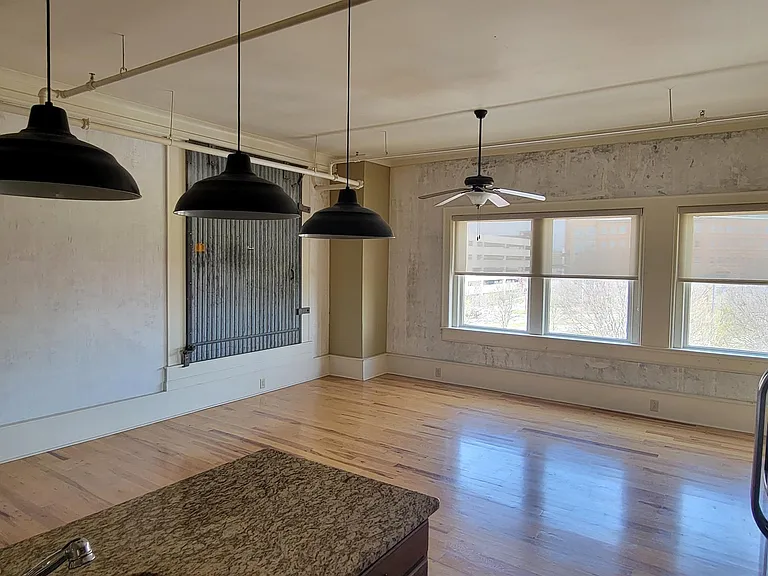 370 Cherry St — Photo 13
