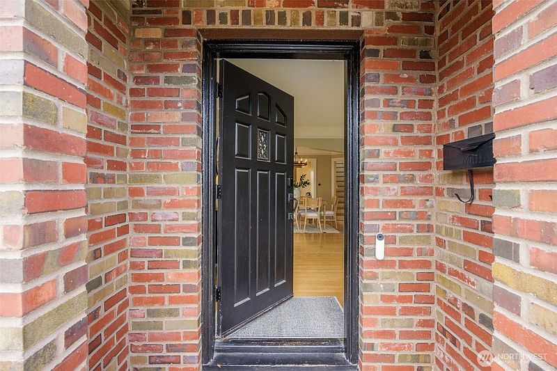3rd image of 319 Smith Place