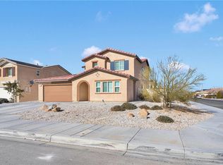 10356 Saddleback Dr, Adelanto, CA 92301