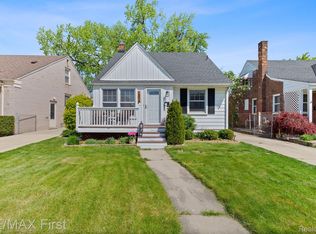 1070 Oxford Rd, Berkley, MI 48072