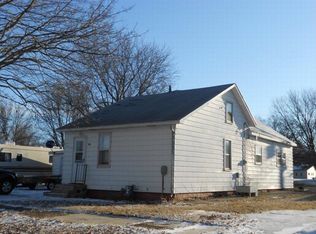 405 S Griffin St, Lakefield, MN 56150