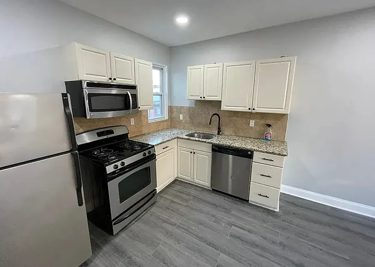 Building Photo - 752 S Martin St #3