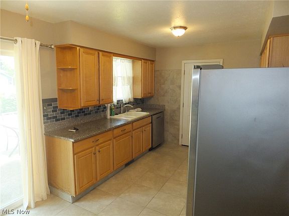 4th image of 4641 E Lake Rd