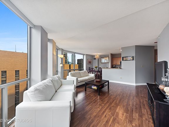5th image of 222 N Columbus Dr APT 3403