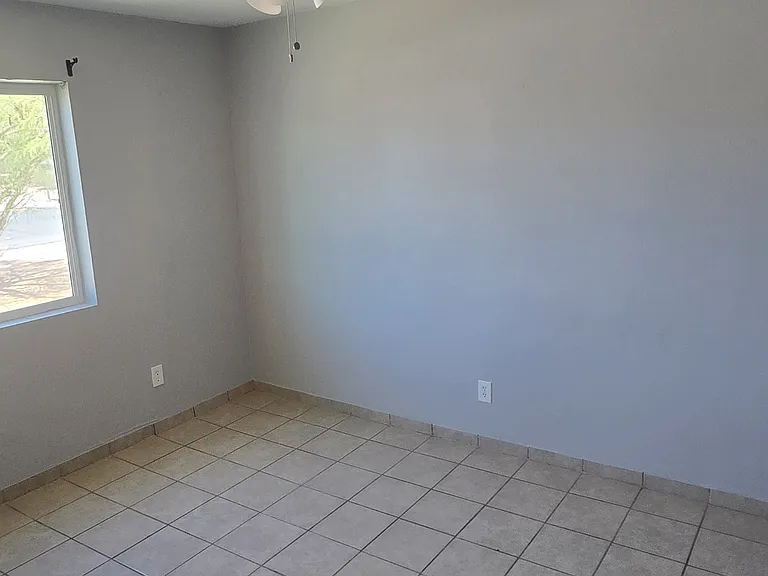 457 E Quail Ave #3 — Photo 5