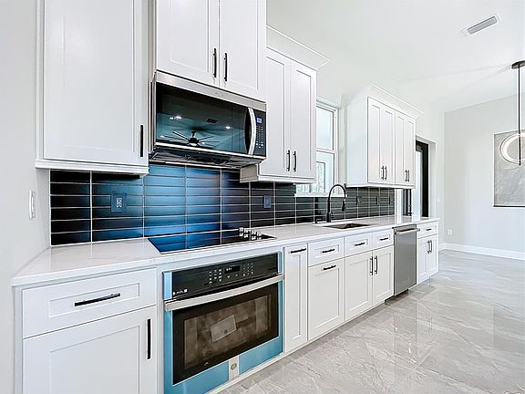 5th image of 7622 Perennial Rd