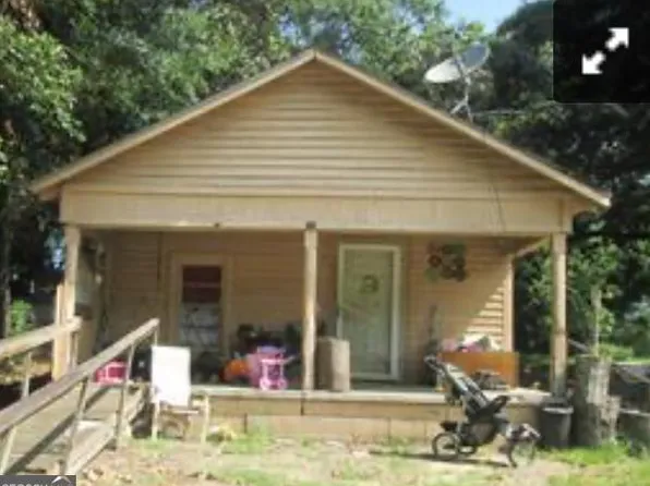 123 E Gordon Ave, Lyons, GA 30436