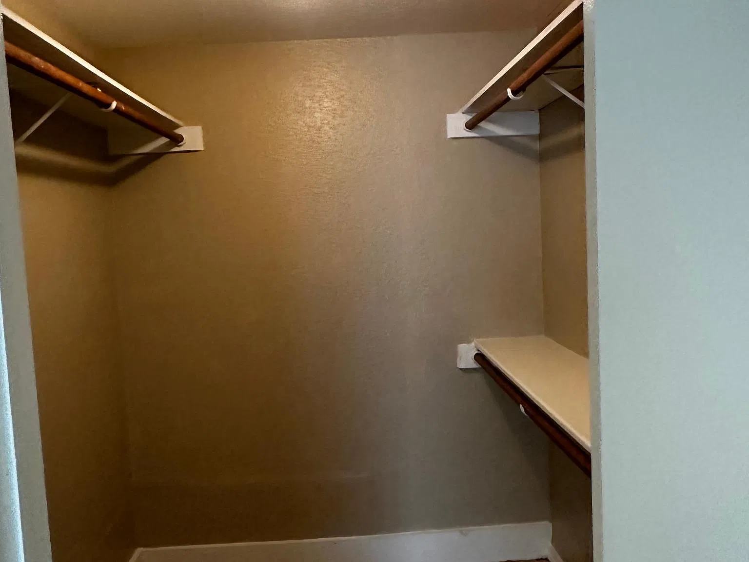 2 bed, 1068 sqft, $1,250 — Photo 4