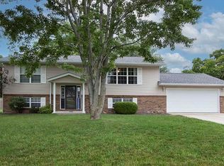 2723 Gardenia St, Highland, IL 62249