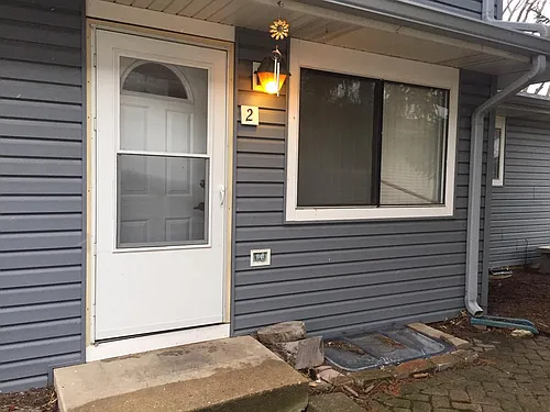 2S705 Winchester Cir E #2 Photo 1