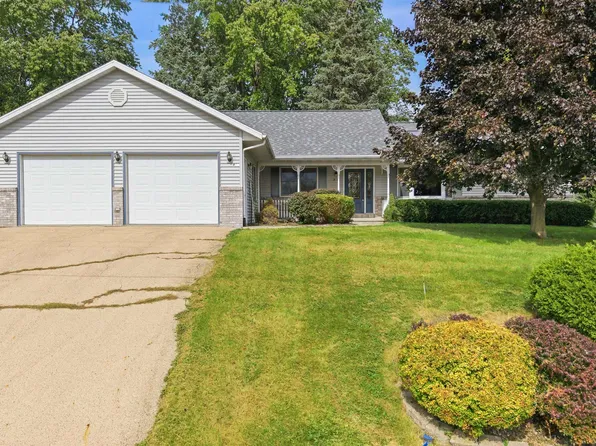 812 E South St, Beaver Dam, WI 53916