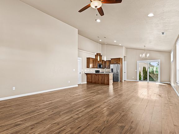 4th image of 1730 Luxor Ln