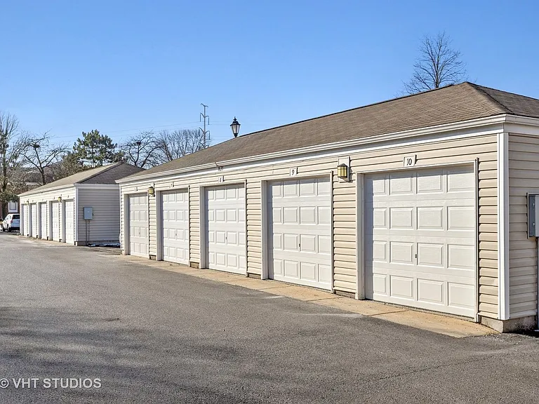 1621 Westminster Dr #112 — Photo 41