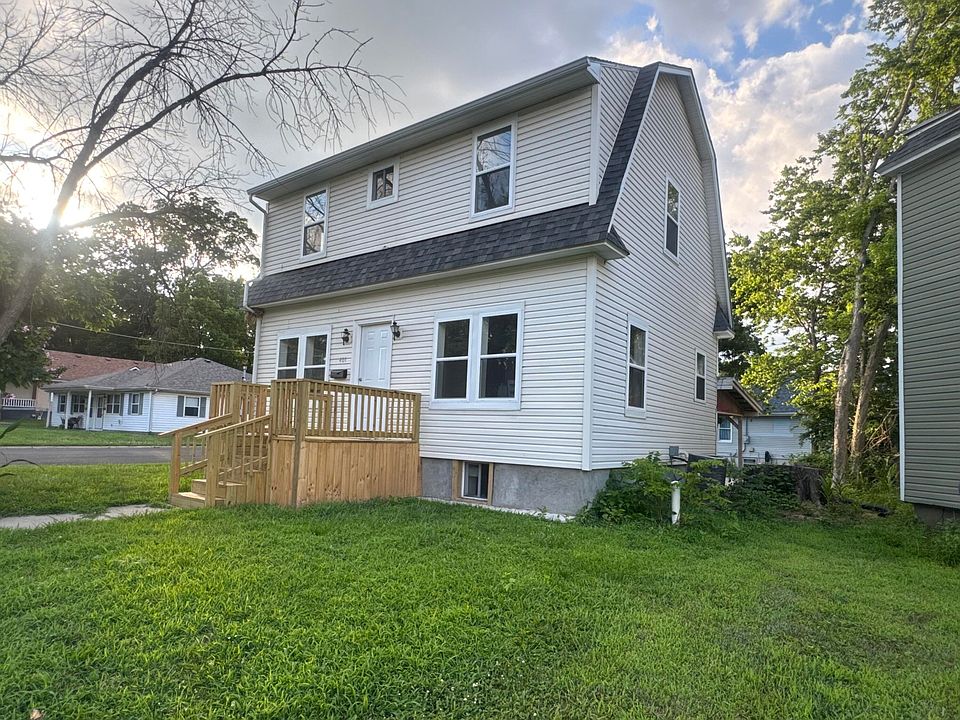 1st image of 401 E Yerby St