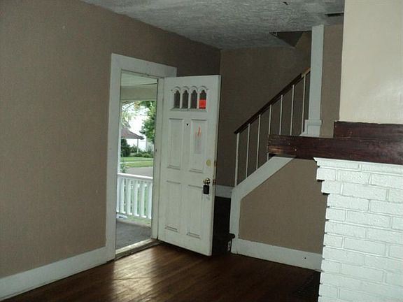 5th image of 46 S Quentin Ave
