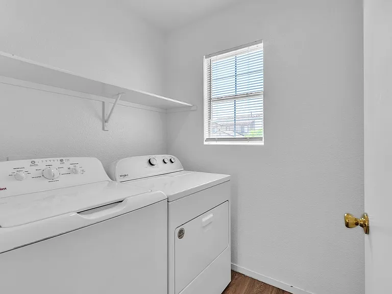 9648 Boylagh Ave — Photo 10