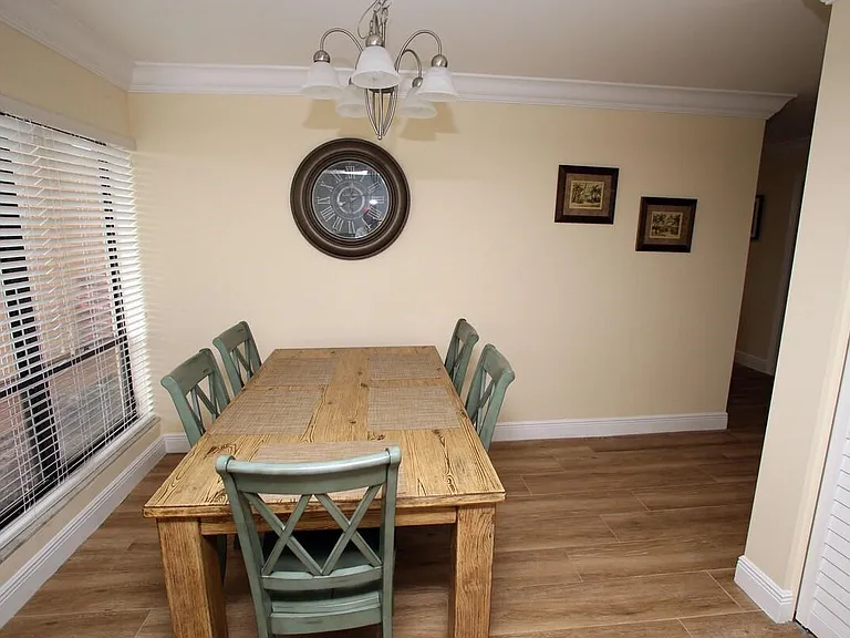 67 Balfour Rd — Photo 4