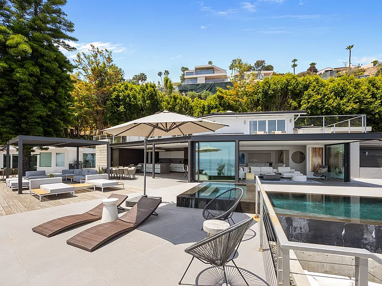 Unwind with a book or simply take in the sounds of nature in this private outdoor oasis.
