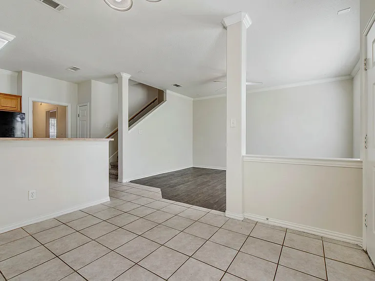 1001 Krenek Tap Rd #702 — Photo 3