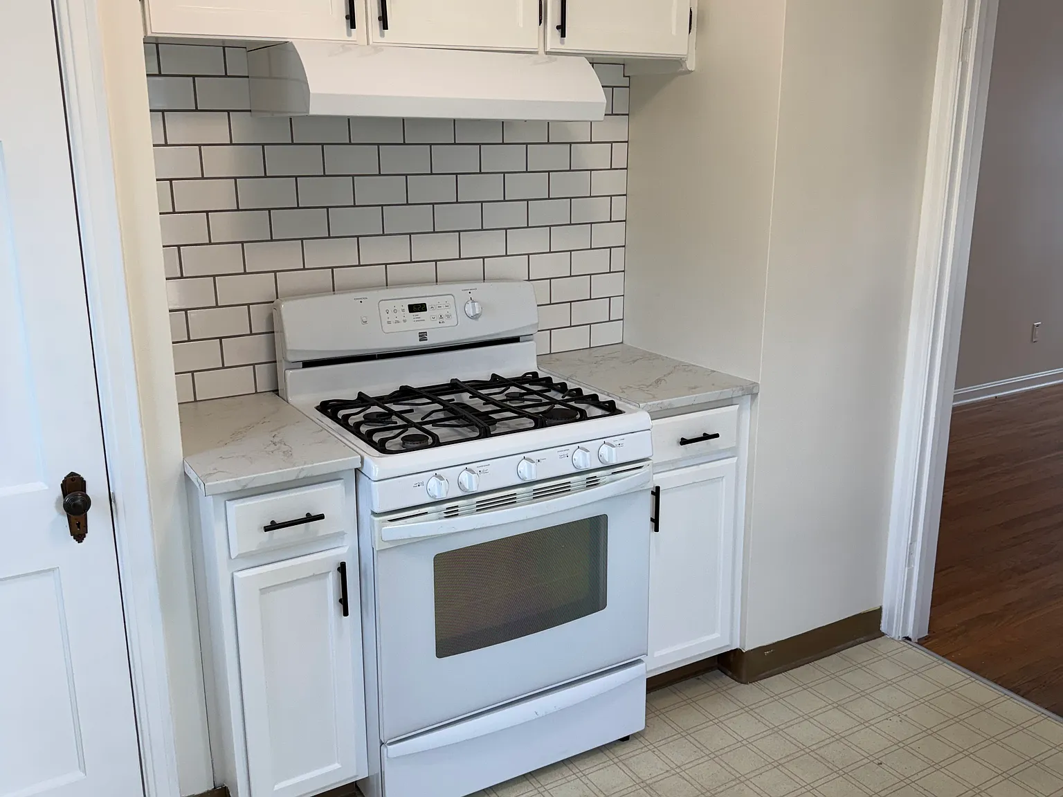3 bed, $1,400 — Photo 3
