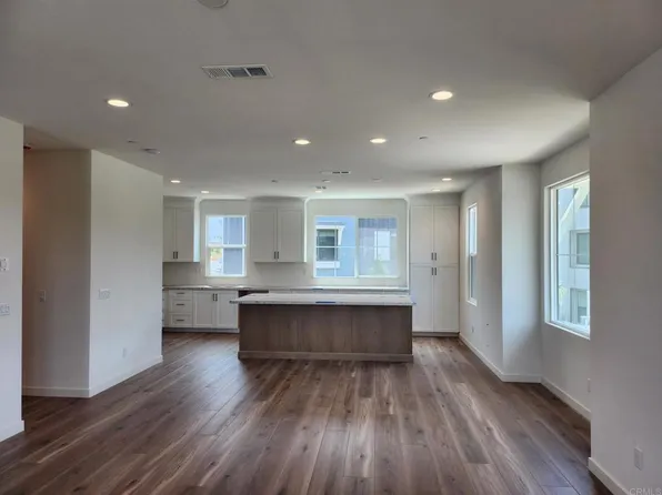 4564 Catmint Ln, Carlsbad, CA 92008