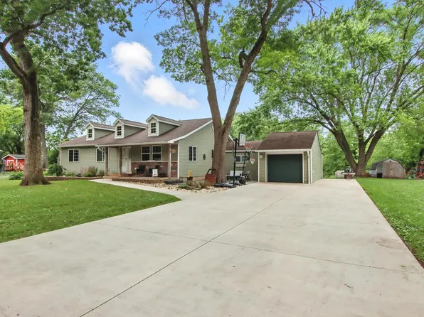 521 South 6th STREET, Silver Lake, WI 53170