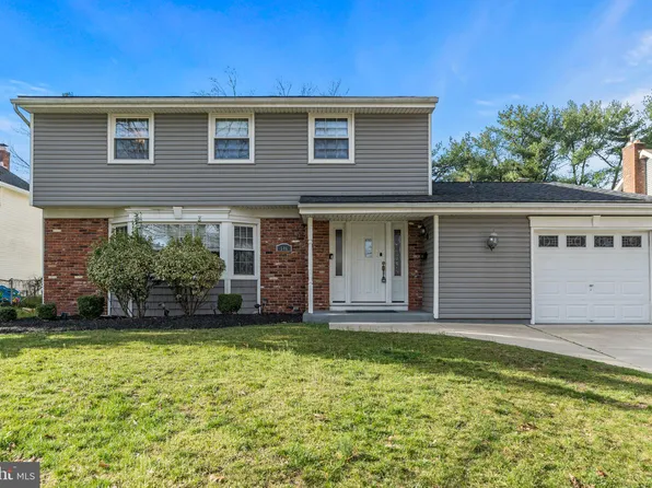 546 S Brentwood Dr, Mount Laurel, NJ 08054