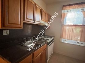 894 John F Kennedy Blvd