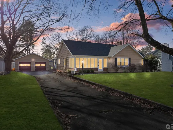 5 Monmouth Dr, Monmouth Junction, NJ 08852
