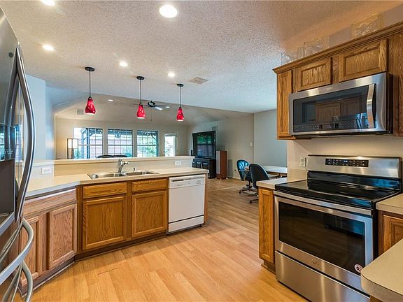 4th image of 3917 Evergreen Ct