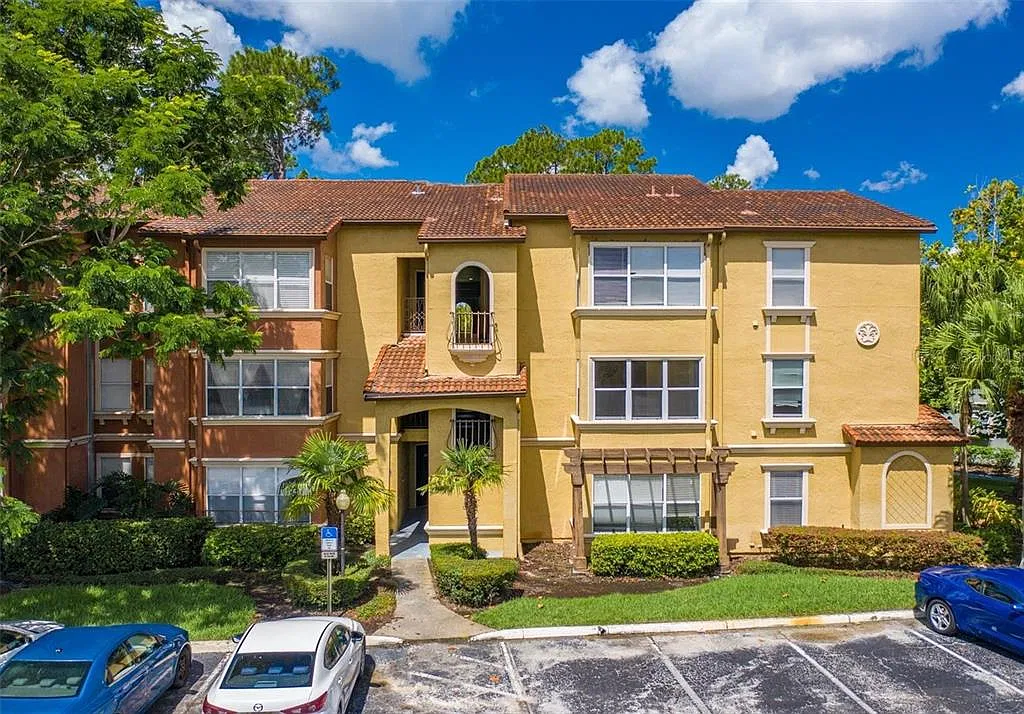 2 bed, 2.0 bath, 988 sqft, $1,800 — Photo 1