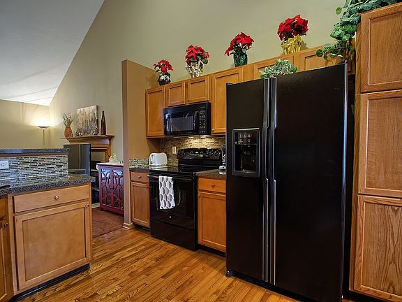 5th image of 221 Niatross Pl