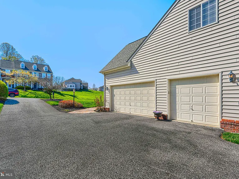 1319 Martin Meadows Dr — Photo 13