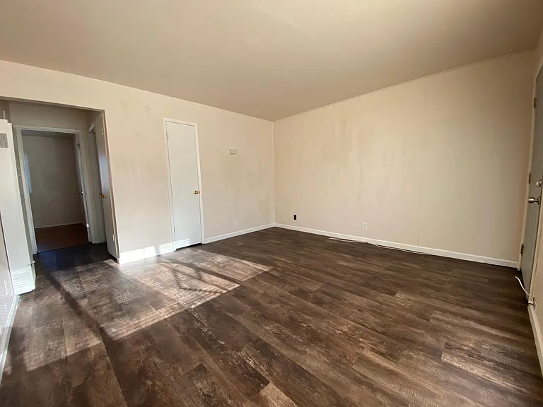 466 Shepherd Ave #2 — Photo 12