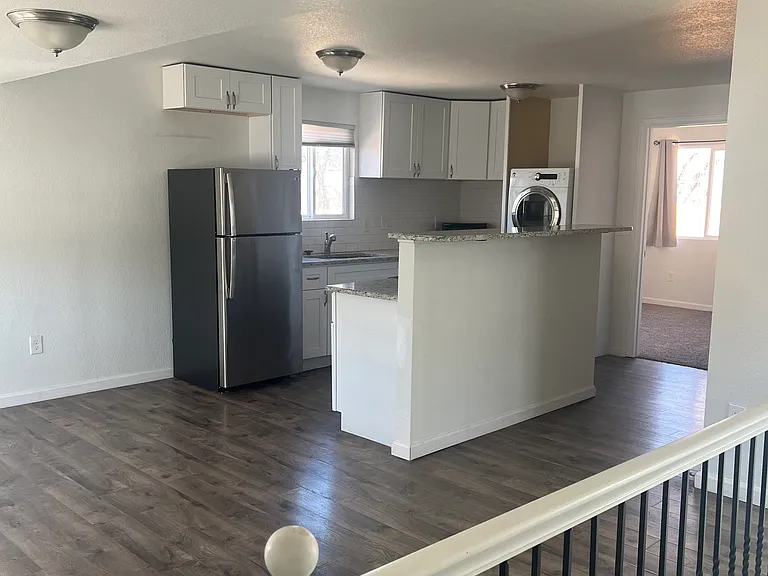744 E Costilla St — Photo 8