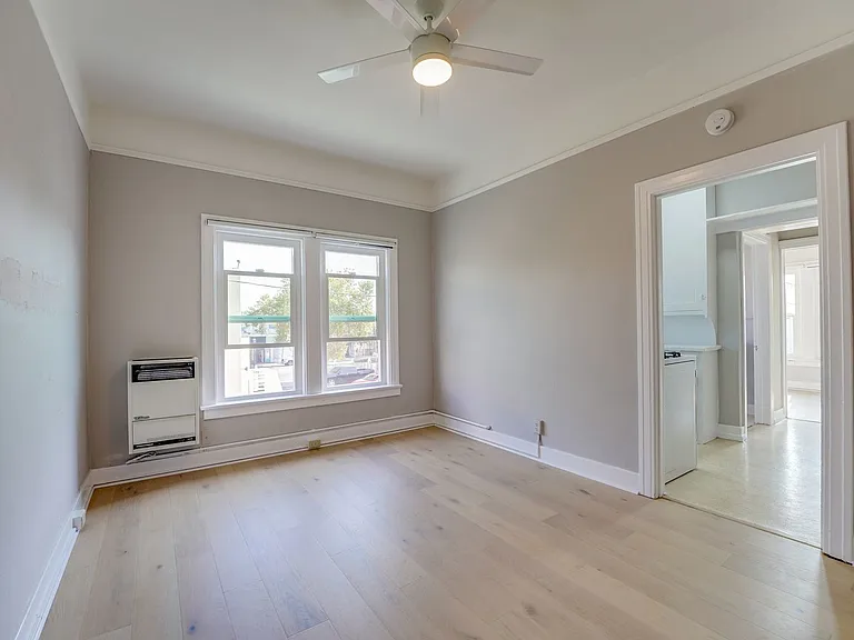 310 G St — Photo 19