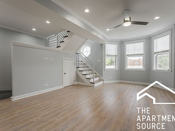 4th image of 3707 W Belmont Ave #2