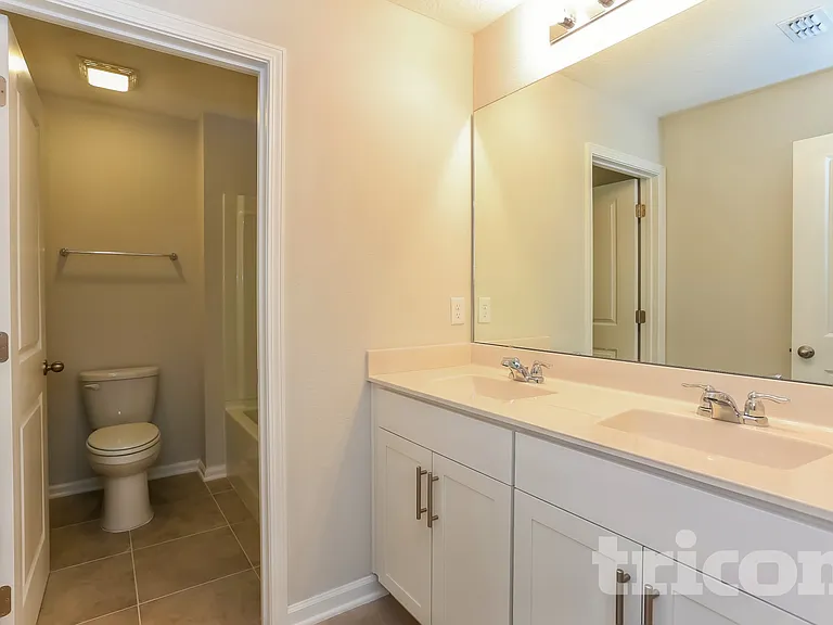 2077 Dutton Island Oaks Way — Photo 11