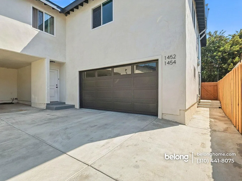 1454 Ricardo St