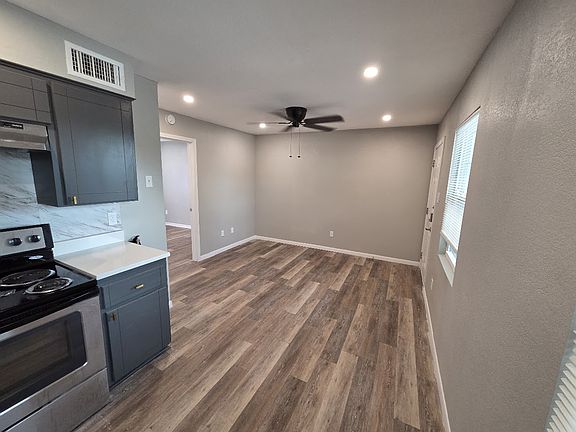 3rd image of 716 W Avenue Inlt #C