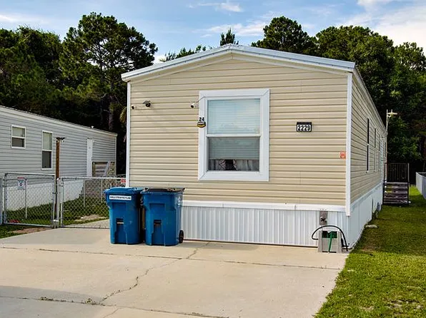 2229 Lagoon Cir, Gulf Shores, AL 36542