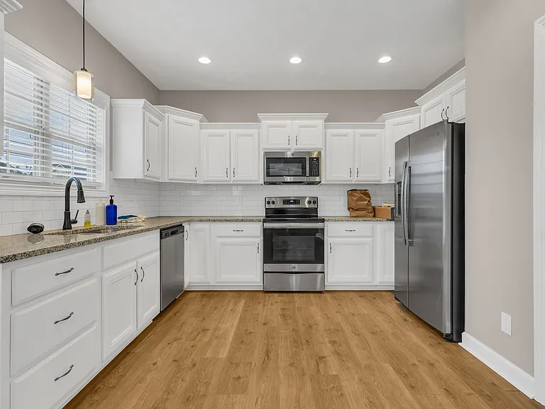 415 Glenstone Springs Dr — Photo 13