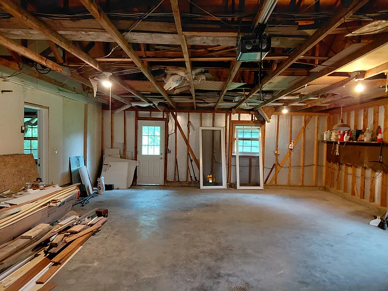 619 Arthur Ct — Photo 41