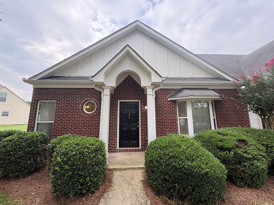 1st image of 137 Bridgewater Cir