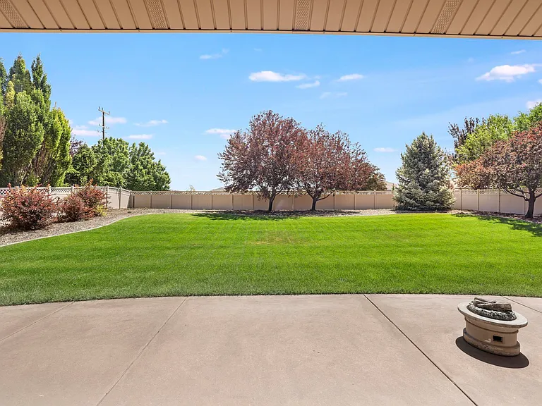 670 Sun Terrace Dr — Photo 26