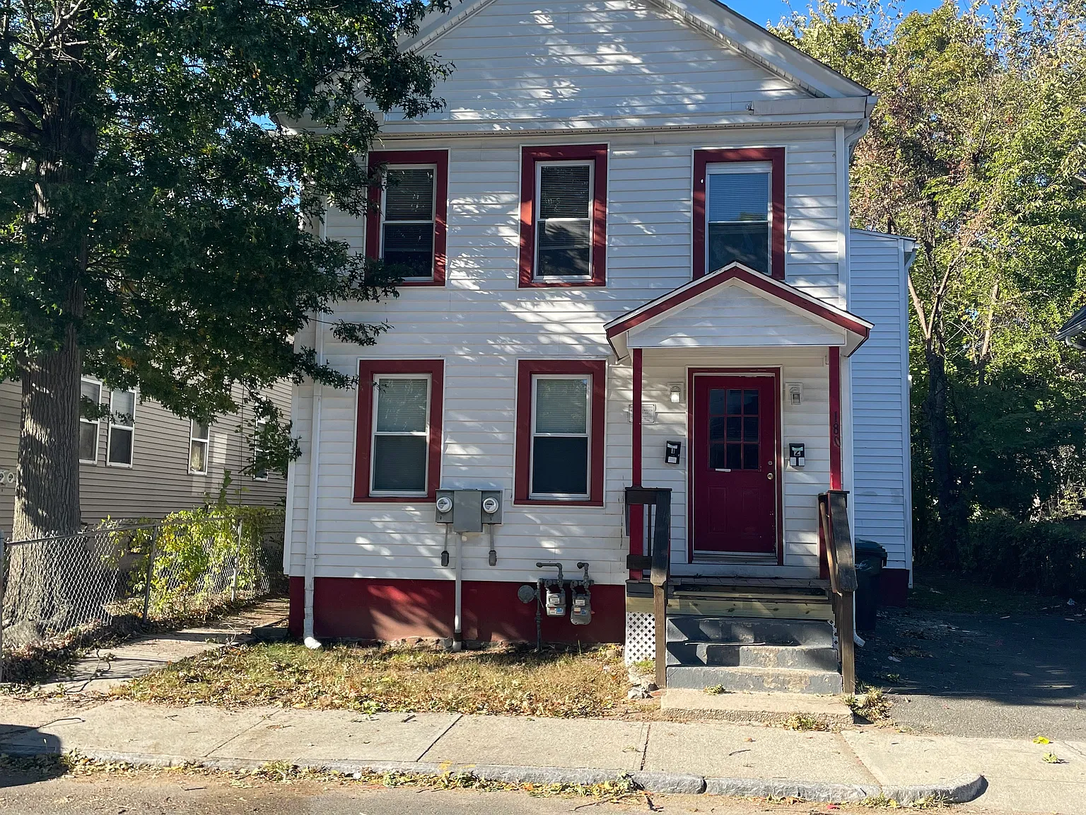 4 bed, 1250 sqft, $2,100 — Photo 1