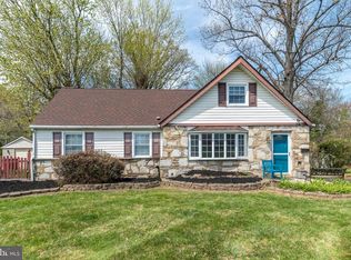 360 Deb Ln, Warminster, PA 18974