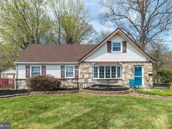360 Deb Ln, Warminster, PA 18974