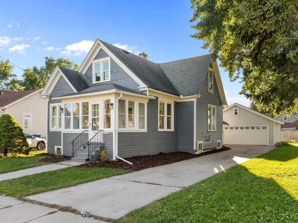 1021 Eastman St, Oshkosh, WI 54901
