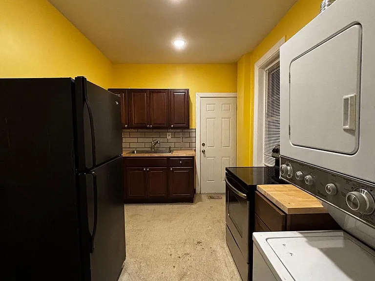 2116 E Cambria St — Photo 4